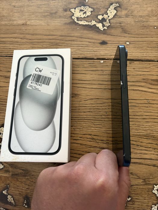 IPhone 15 128 GB (Com Marcas de Uso)