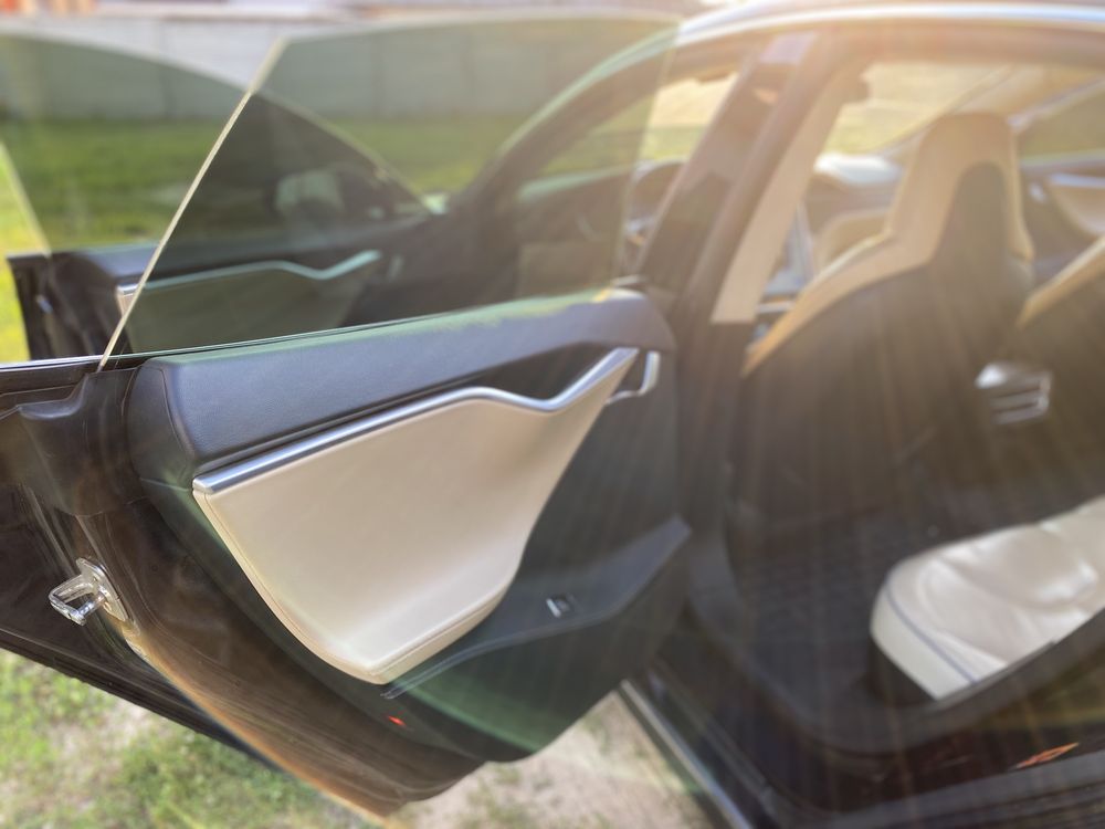Tesla Model S 60 2013