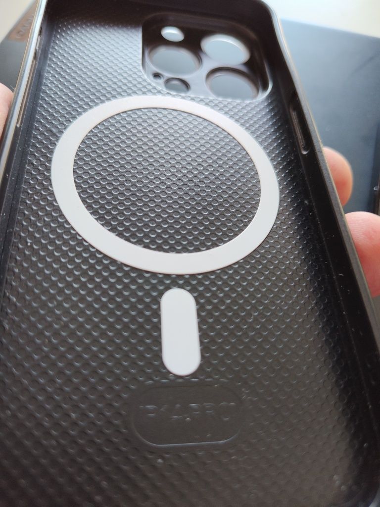 Obudowa iPhone 14 pro czarny karbon logo MagSafe nowa