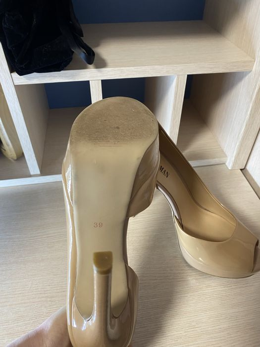 Туфлі на високих підборах 39 розмір