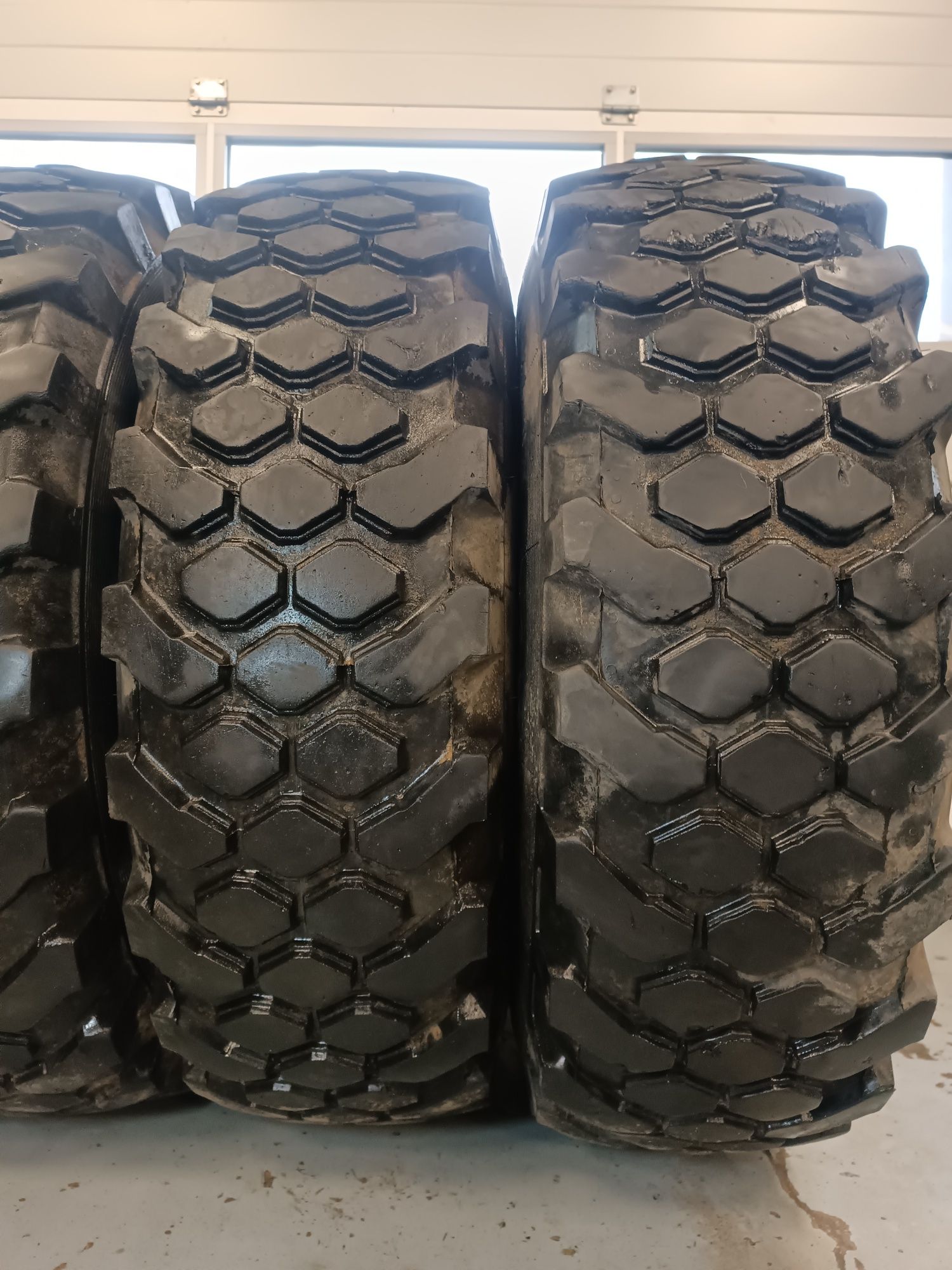 12.5R20 Continental MPT 80 12.5-20