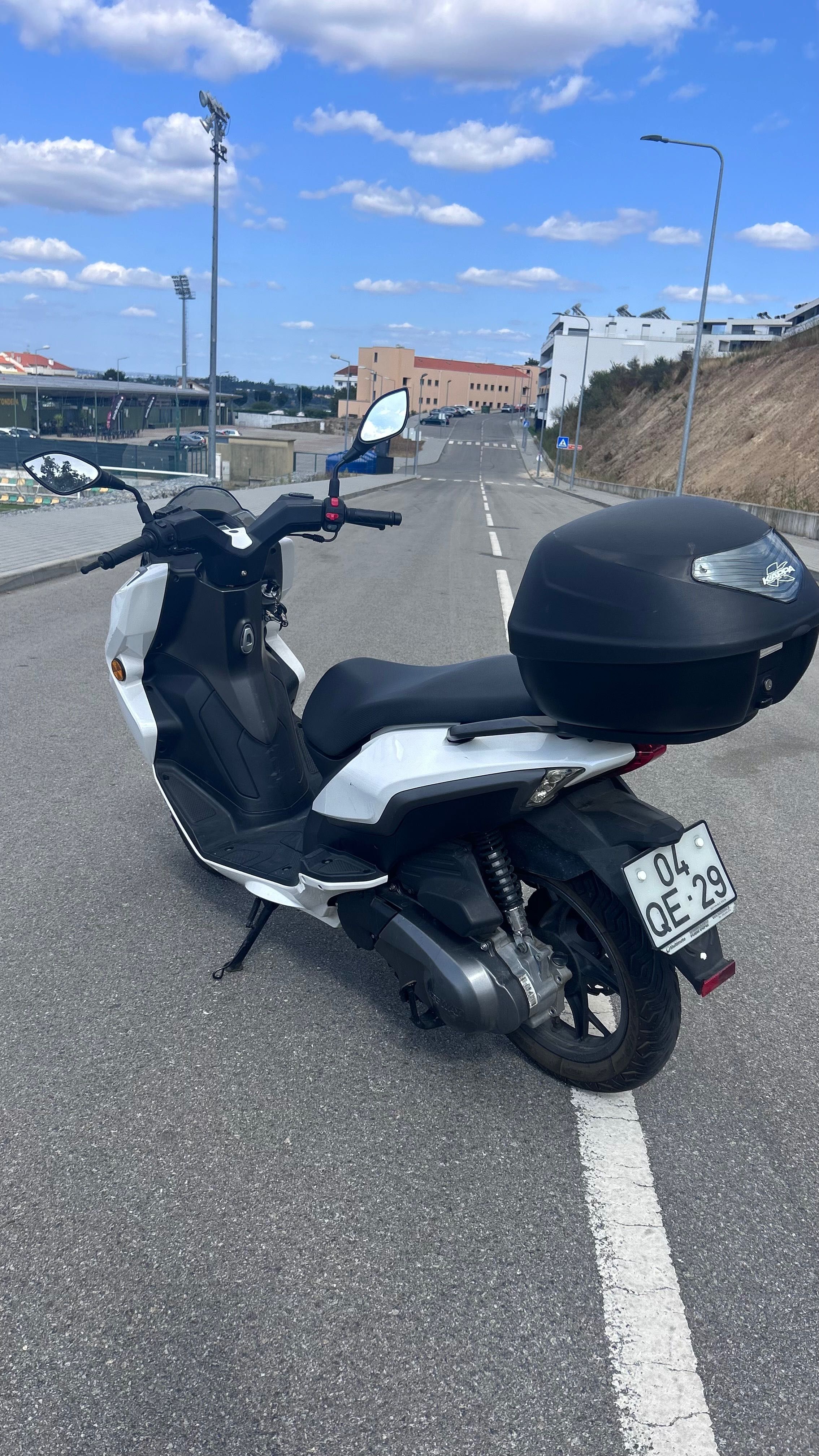 KEEWAY 125  praticamente nova