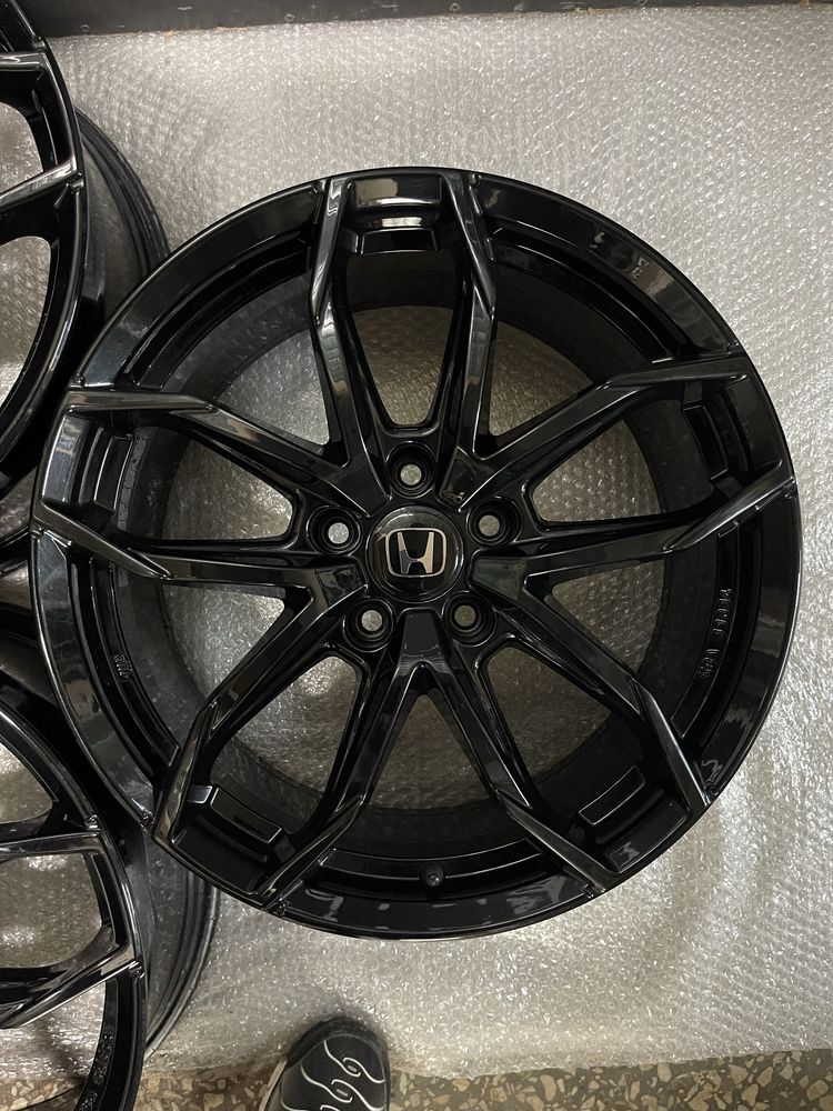 Диски R18 5x114.3 Et45 8J. Honda Accord CR-V HR-V Toyota Camry RAV 4
