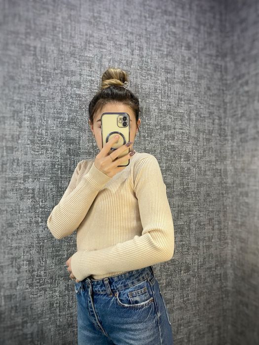 Гольф жіночий (светр)