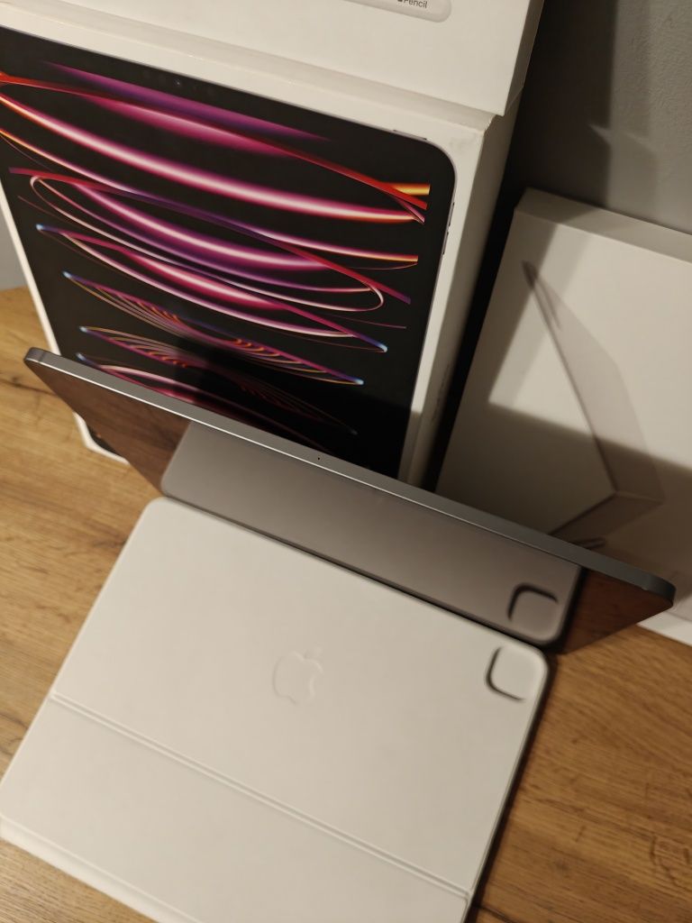 Zestaw iPad Pro 12,9" (6gen.) 512Gb Cellular + Magic Kaybord + Pencil