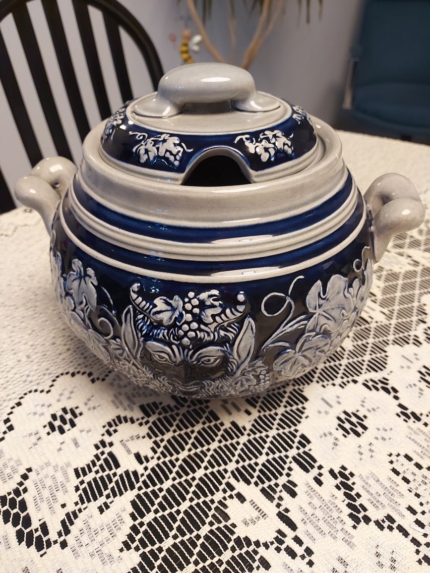 Sprzedam piękną wazę do zupy, pojemność 4l. Cena 110 zł