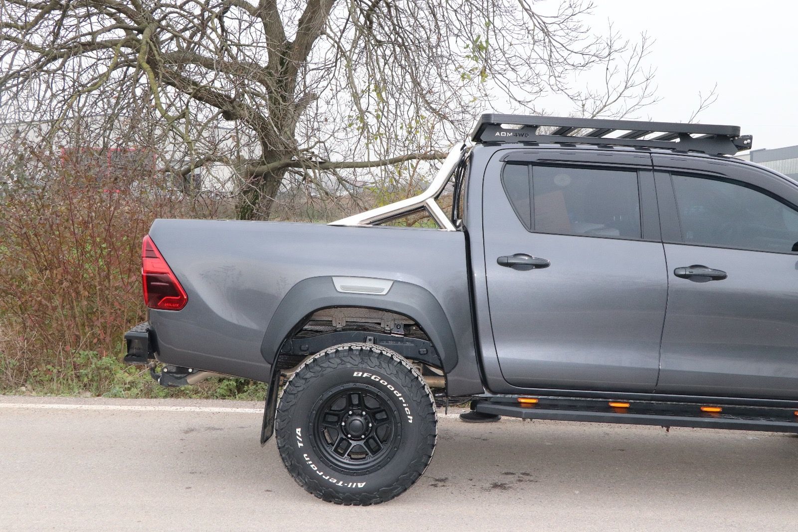 Toyota Hilux rury orurowanie paki Thunder chrom