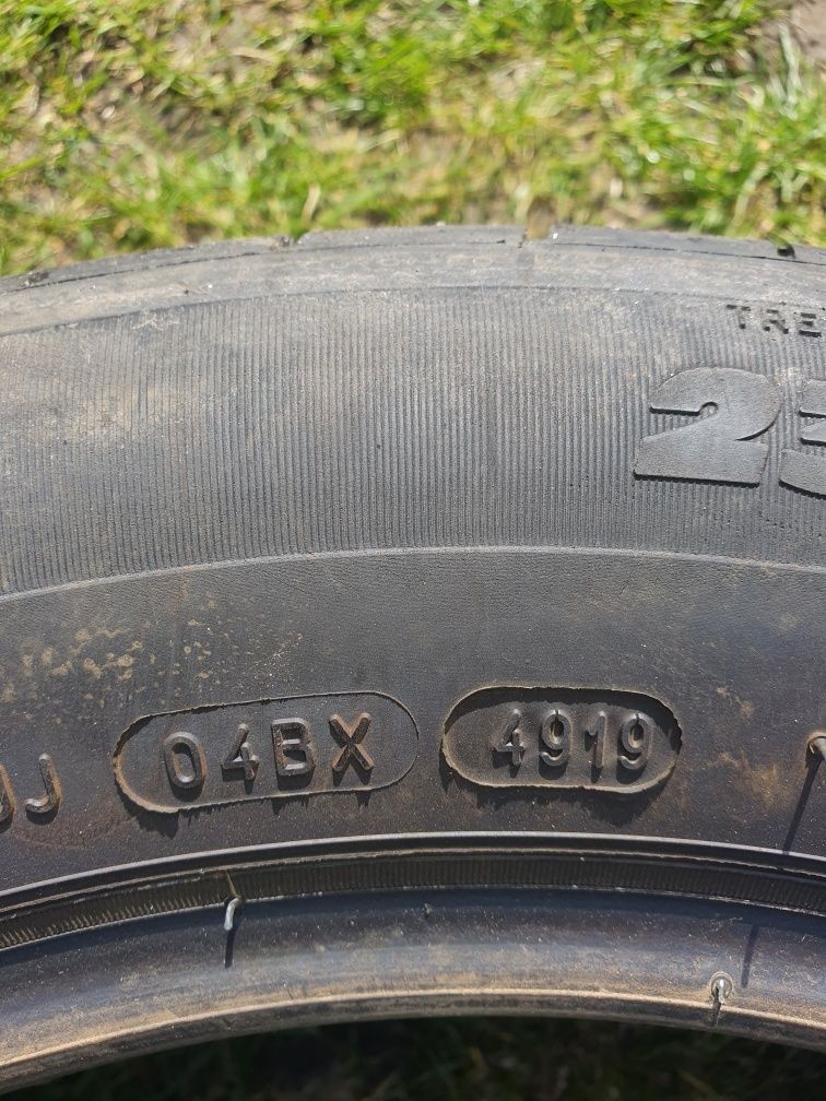 Opony Michelin 235/55R17 2 szt