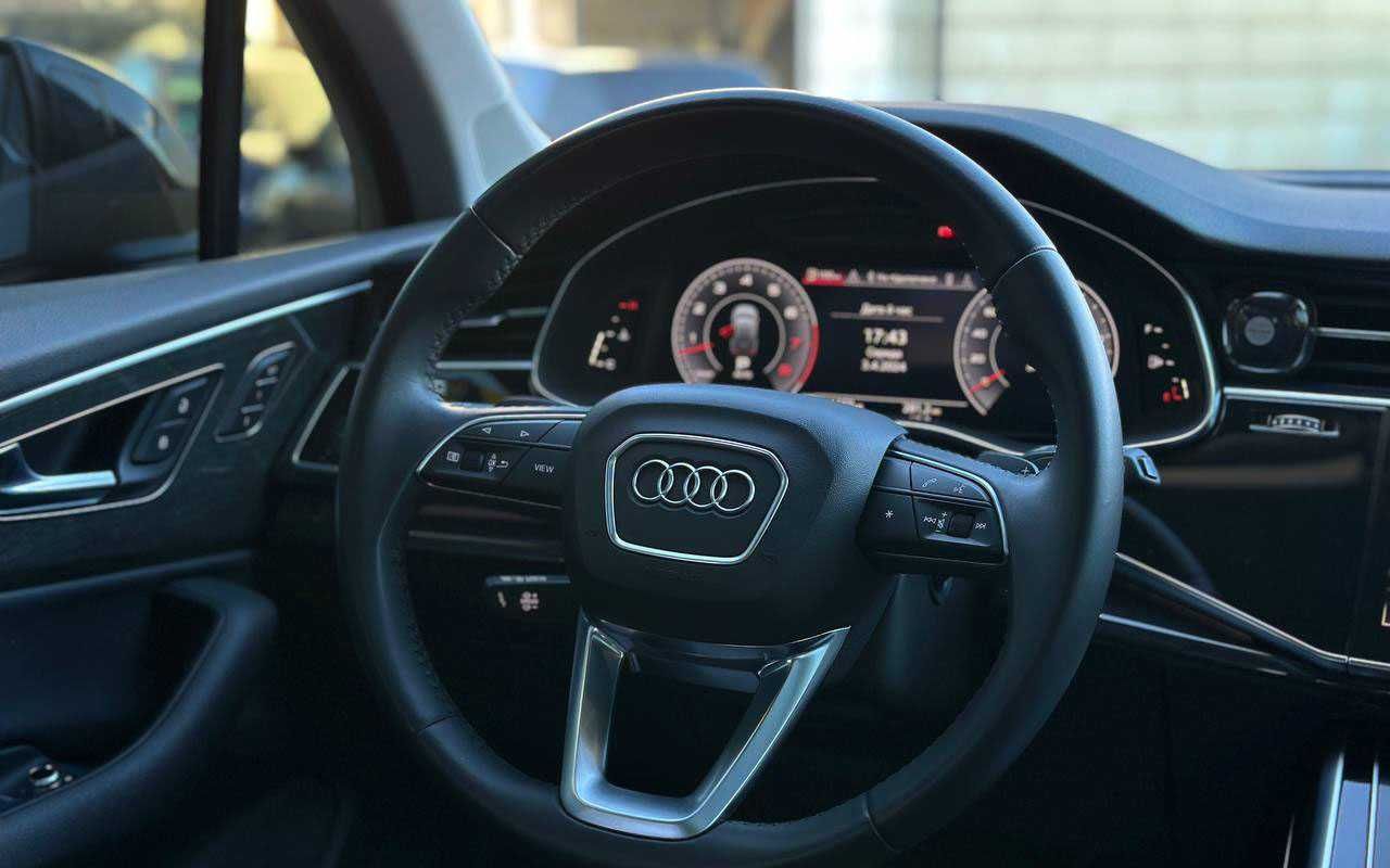 Audi Q7 2020 року