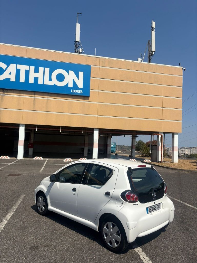 Toyota Aygo 1.0 (Agosto 2011) – 79.000 km – Rádio Android Auto