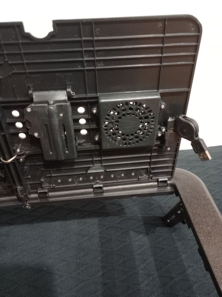 Składana podkładka pod laptopa z wiatrakami
