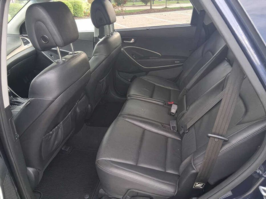 Hyundai Santa Fe SE      2017