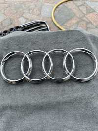 Хромова емблема Audi a6 в решітку (гриль) оригінал