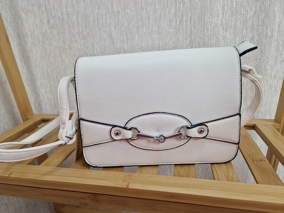 NOWA torebka listonoszka na pasku biała