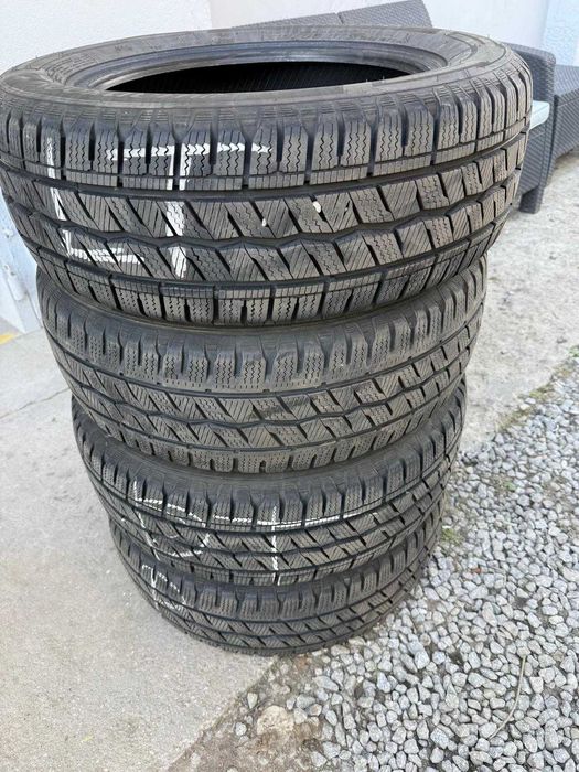 Opony 215/60/17c Hankook jak nowe, 8,5mm 6,25mm 2022 rok zimowe