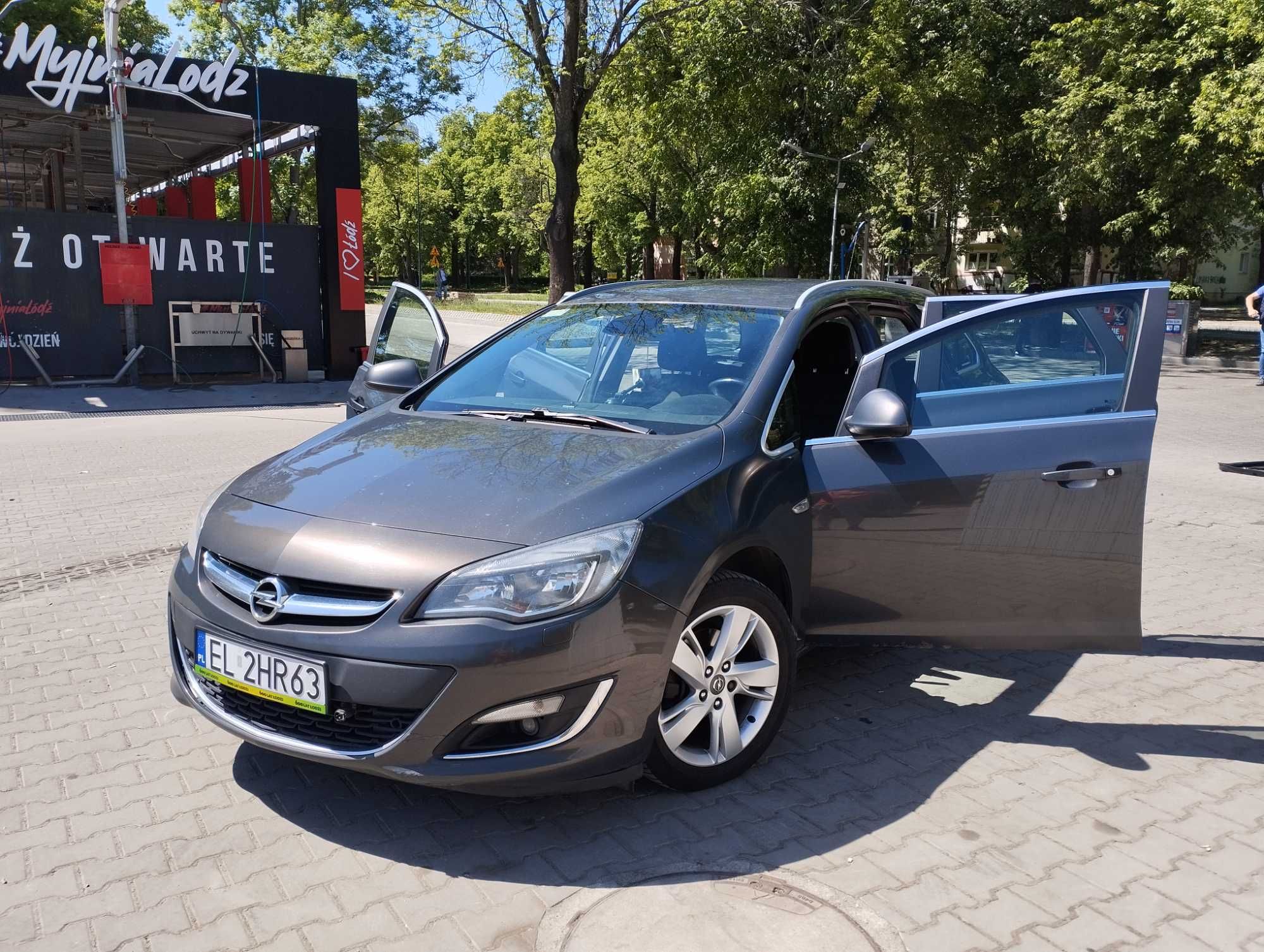 Opel Astra j 2012