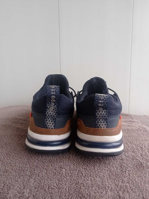 Кросівки 40 розмір