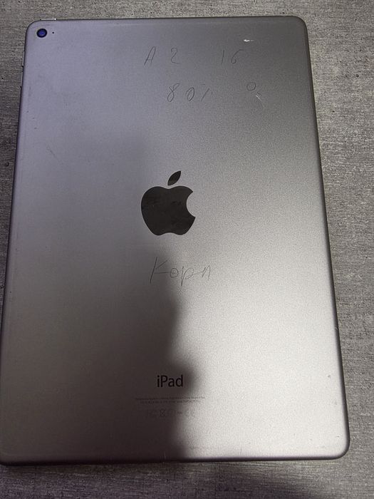 iPad Air 2. 16 гігабайт. Space Grey. Гарантія. З США