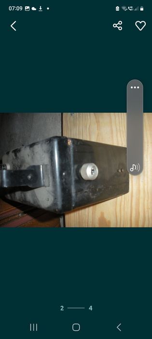 PKP stara popielniczka i lampa kolejowa.