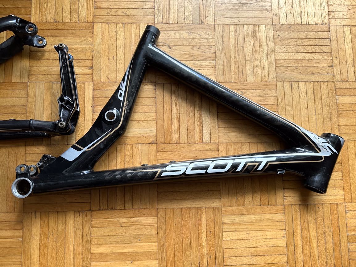 karbonowa rama rowerowa Scott Genius 20 rozmiar L uszkodzona