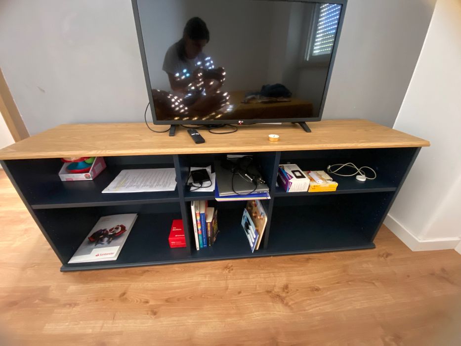 Móvel TV - Ikea SKRUVBY
