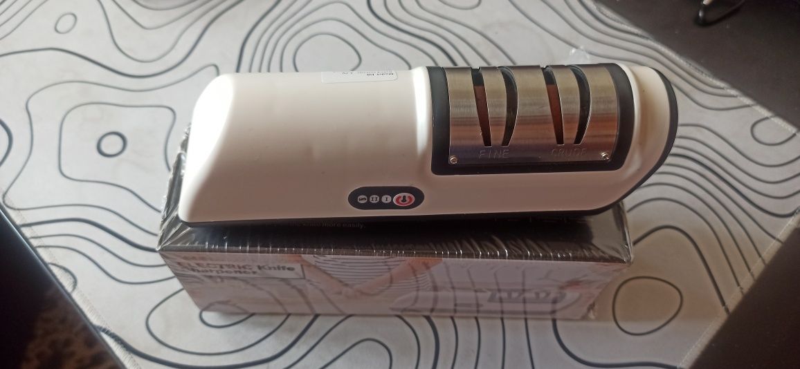 Точильник для ножів з USB-зарядкою