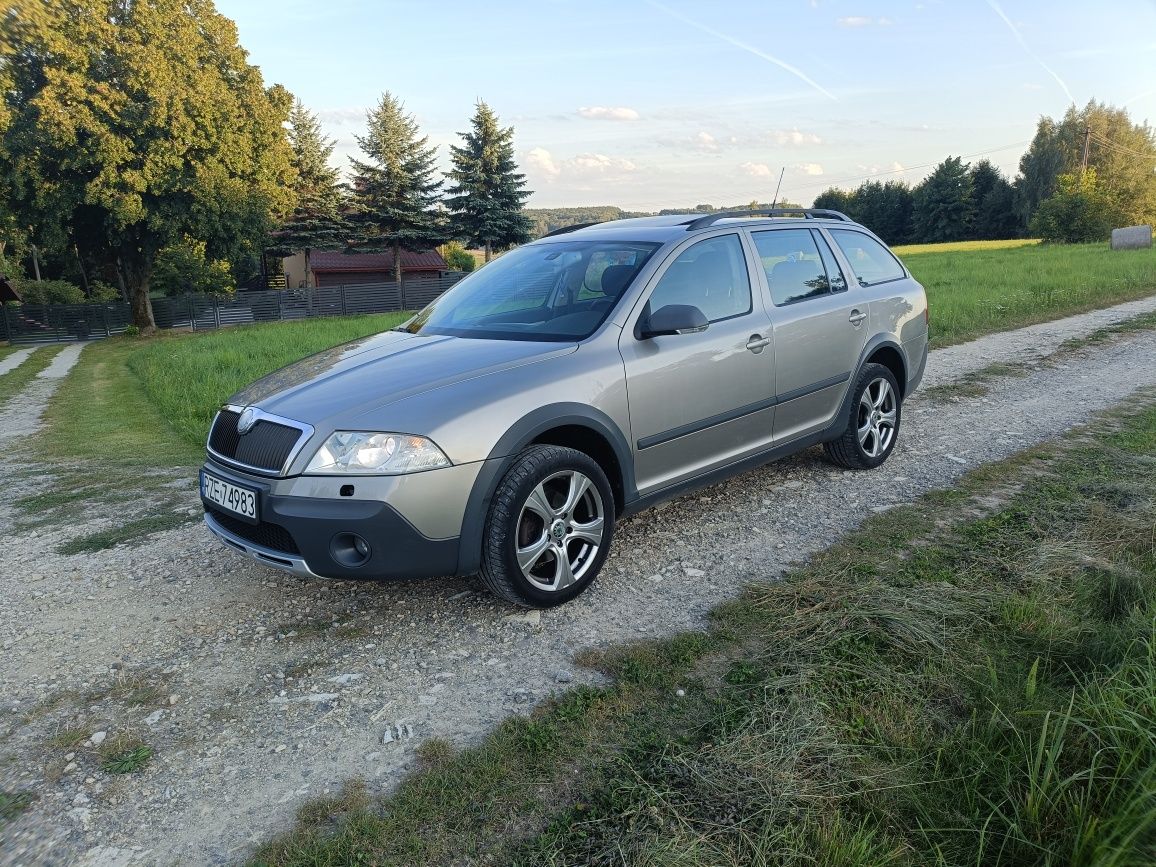 Skoda Octavia SCOUT 4x4 2.0 FSI 150KM