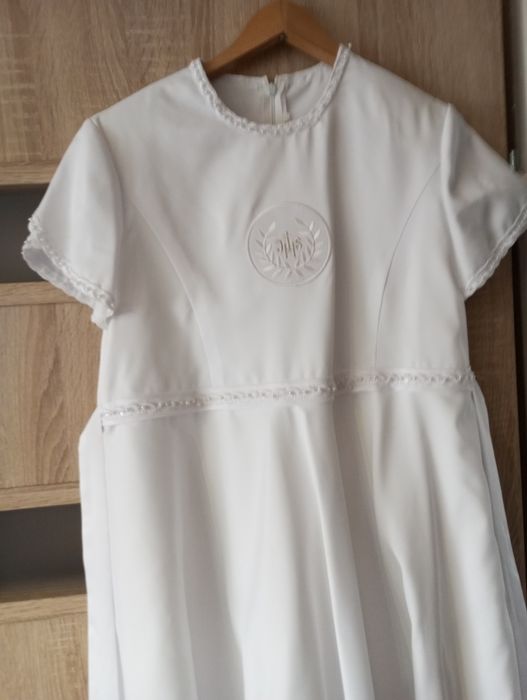 Sprzedam albę komunijną z bolerkiem.