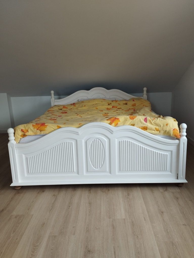 Meble drewniane białe szafa łóżko komoda lustro szafki nocne