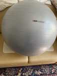 Piłka ARmedical rehabilitacja, joga, 60 cm srebrna + pompka stan bdb