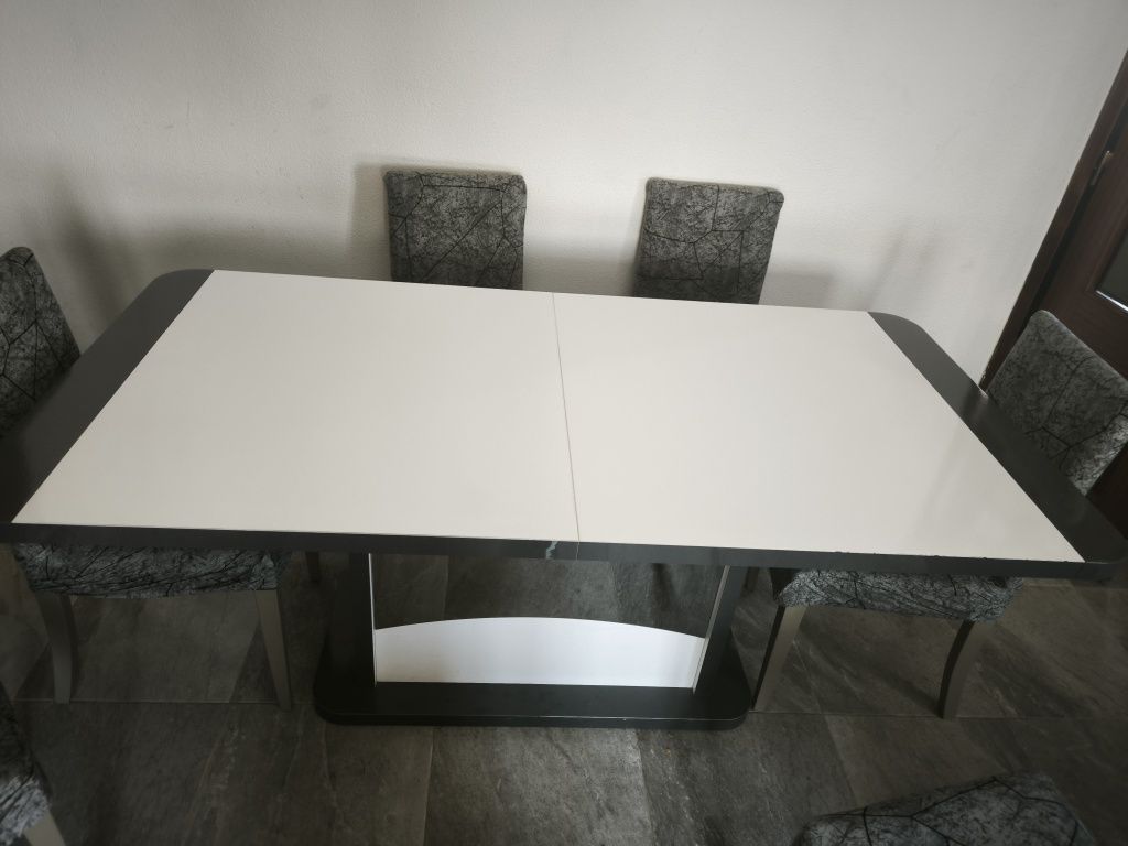 Mesa de jantar extensível