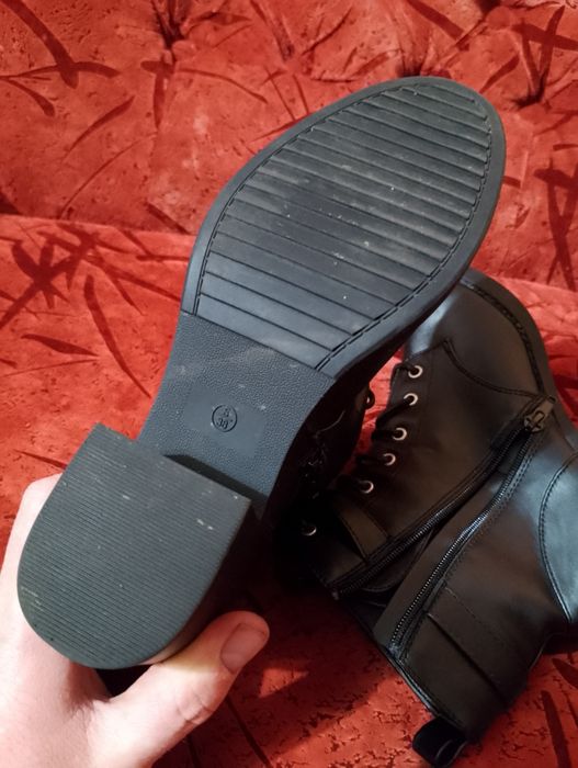 Жіночі осінні чобітки