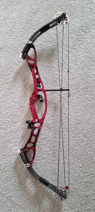 Łuk bloczkowy tarczowy HOYT XT2000 pro series