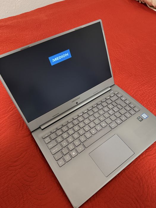 Medion s6445/Core i5-8265U/SSD M2 128GB/HDD 1T/RAM DDR4 8GB
