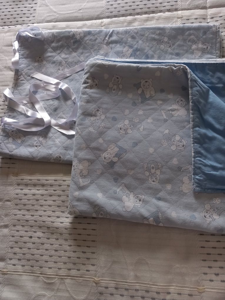 Conjunto edredom e protetor de grades para berço