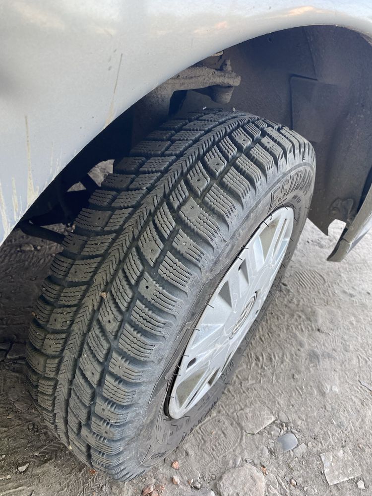 volkswagen Pointer 2004