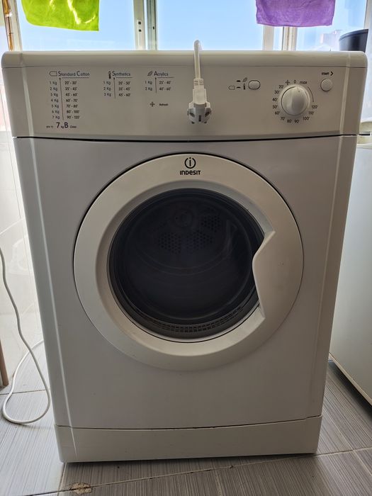 Máquina de secar roupa Indesit 7kg usada (funcional)