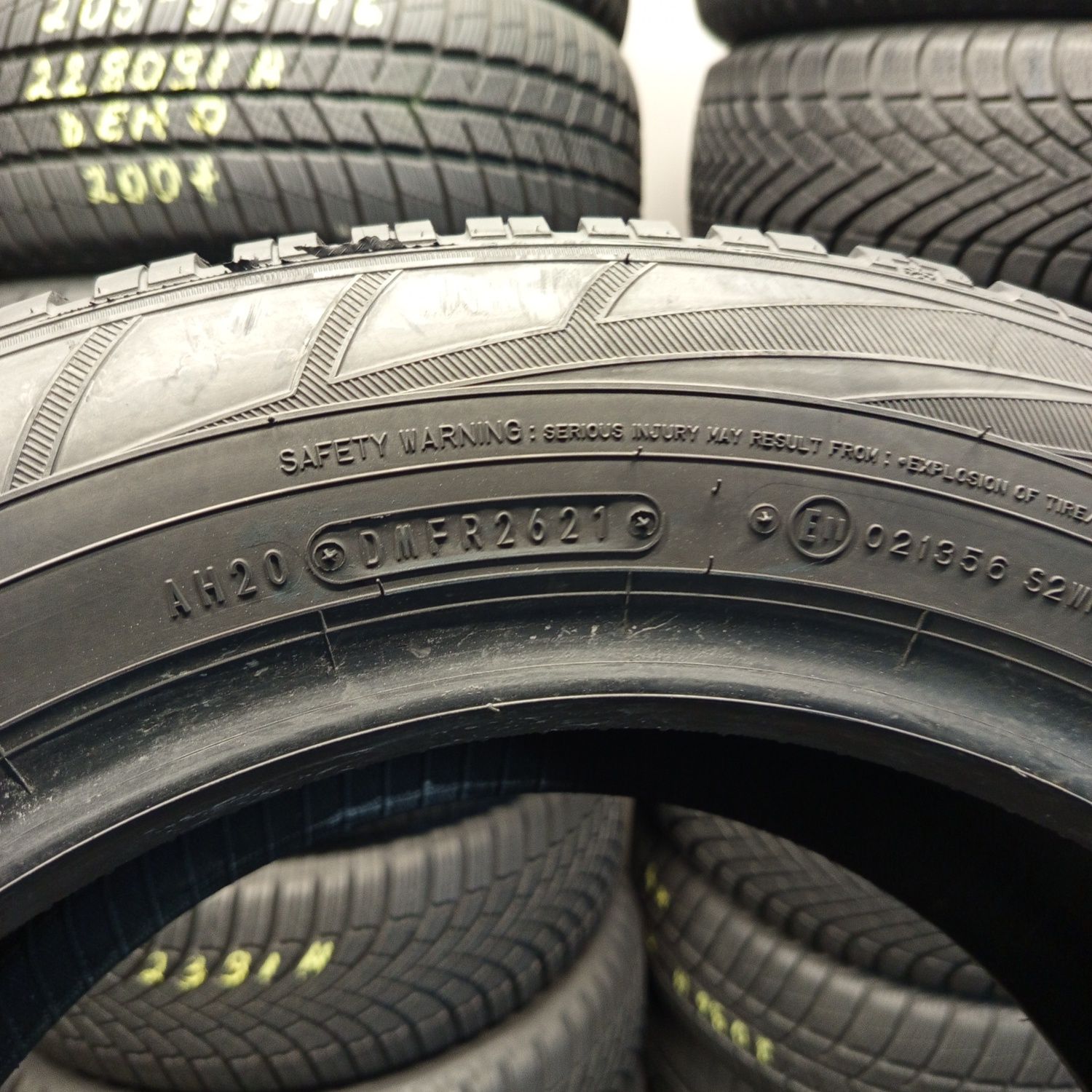 205/60R16 Falken EuroWinter Hs01