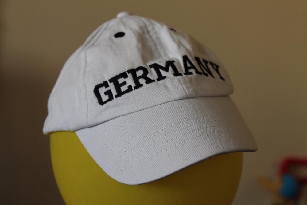 Biała bawełniana czapka z daszkiem coolclub rozmiar 54