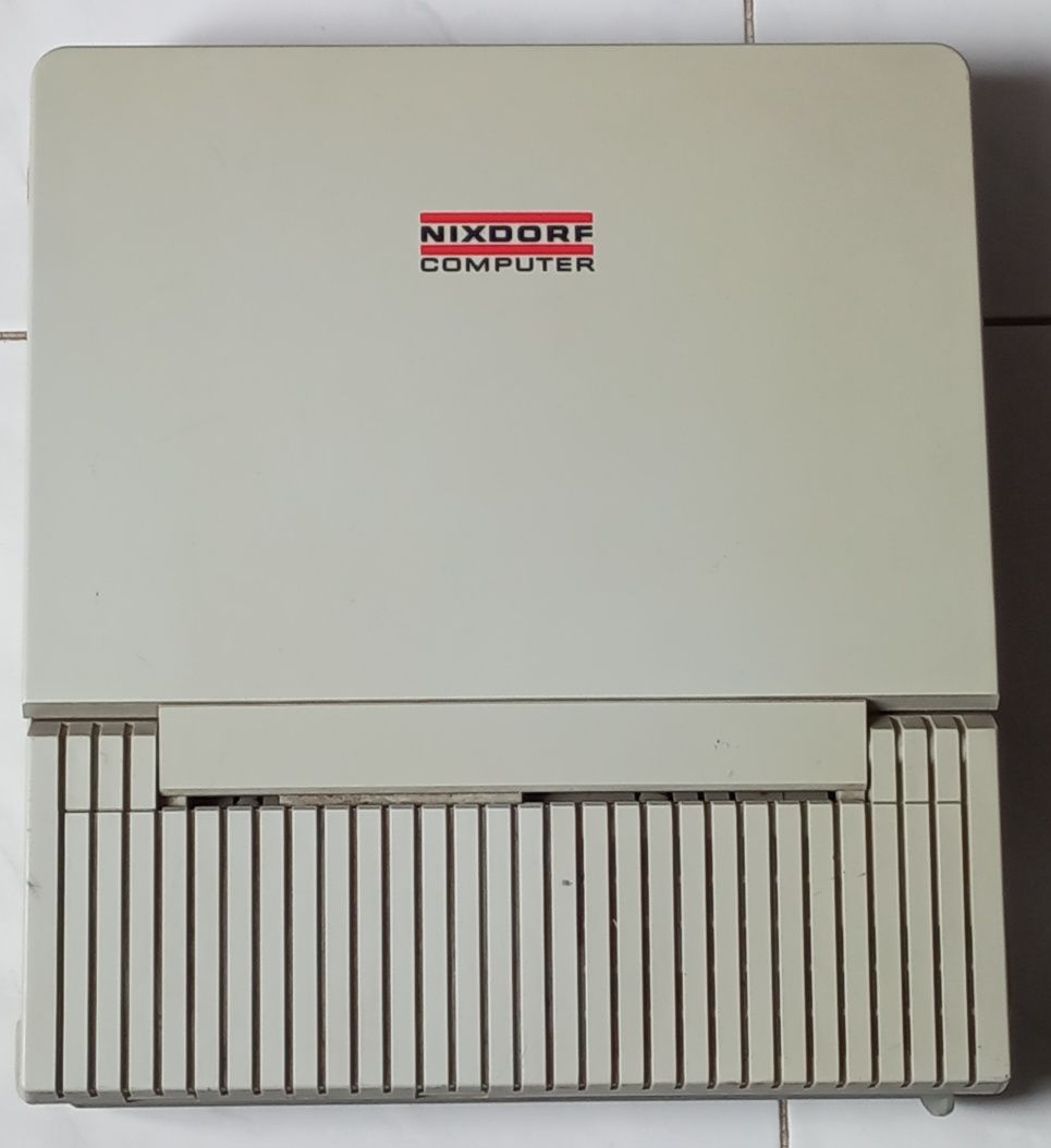 Portátil nixdorf computer dos anos 80