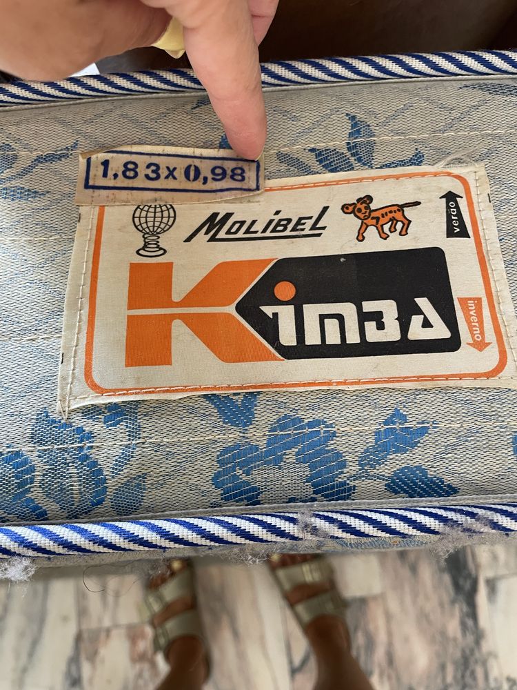 Colchão com estrado