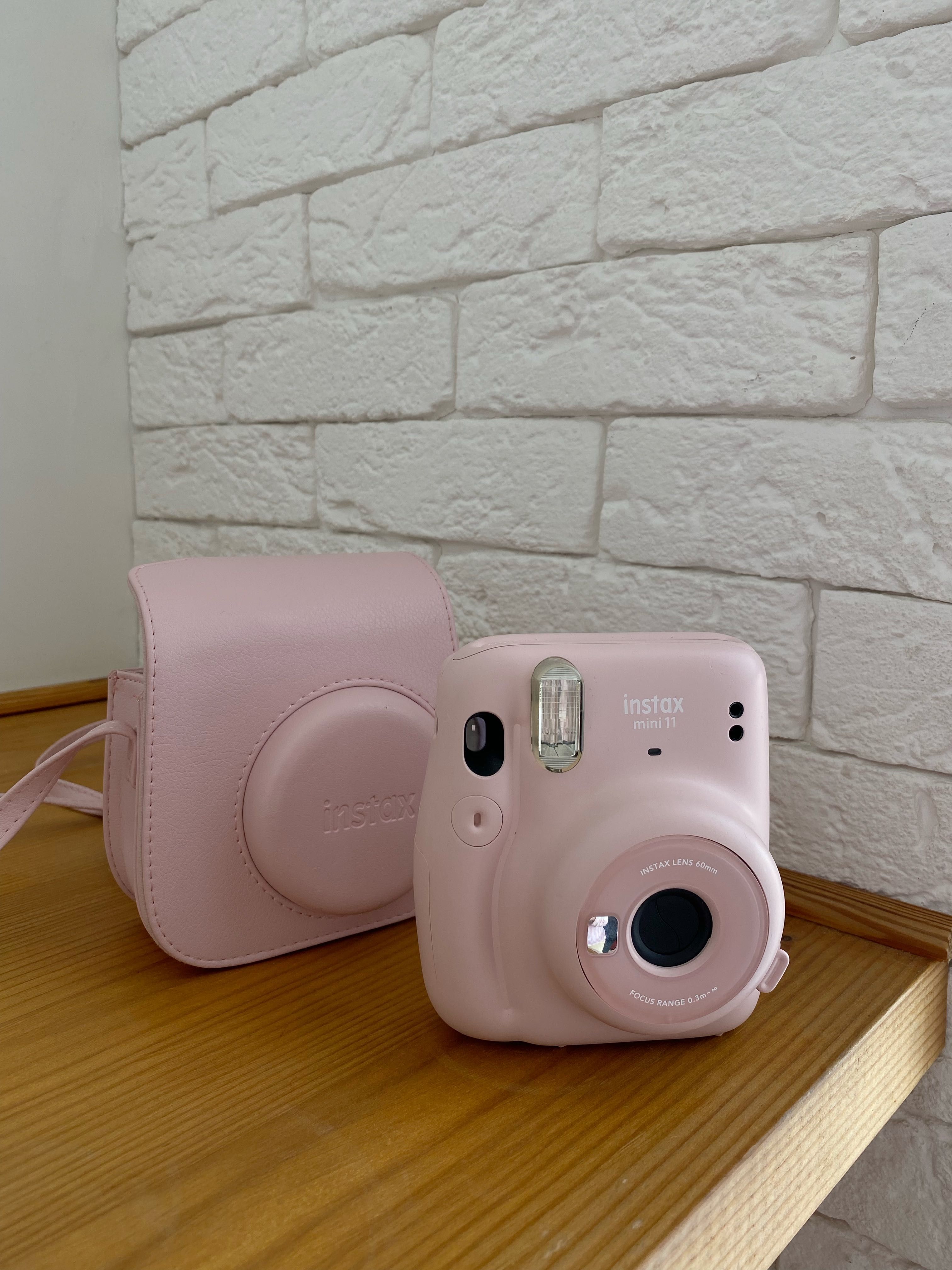 Камера моментального друку FUJIFILM Instax Mini 11 Blush Pink рожева