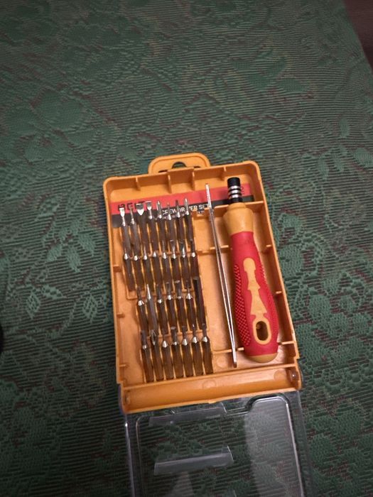 Набір різних якісних викруток