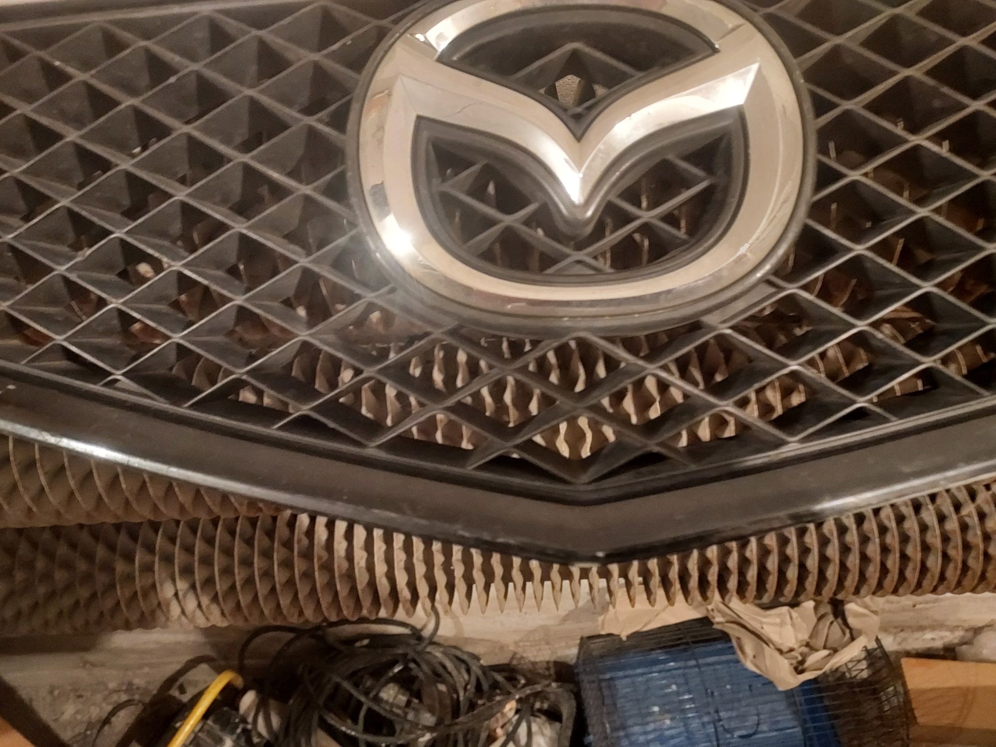 Atrapa przednia Mazda MPV