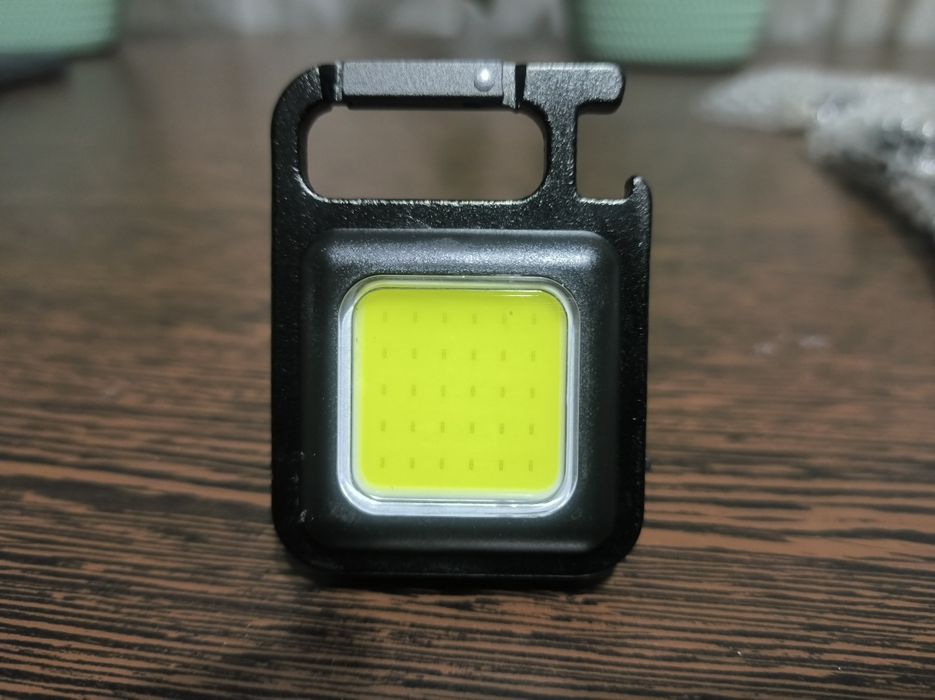 Карманний ліхтарик,прожектор.