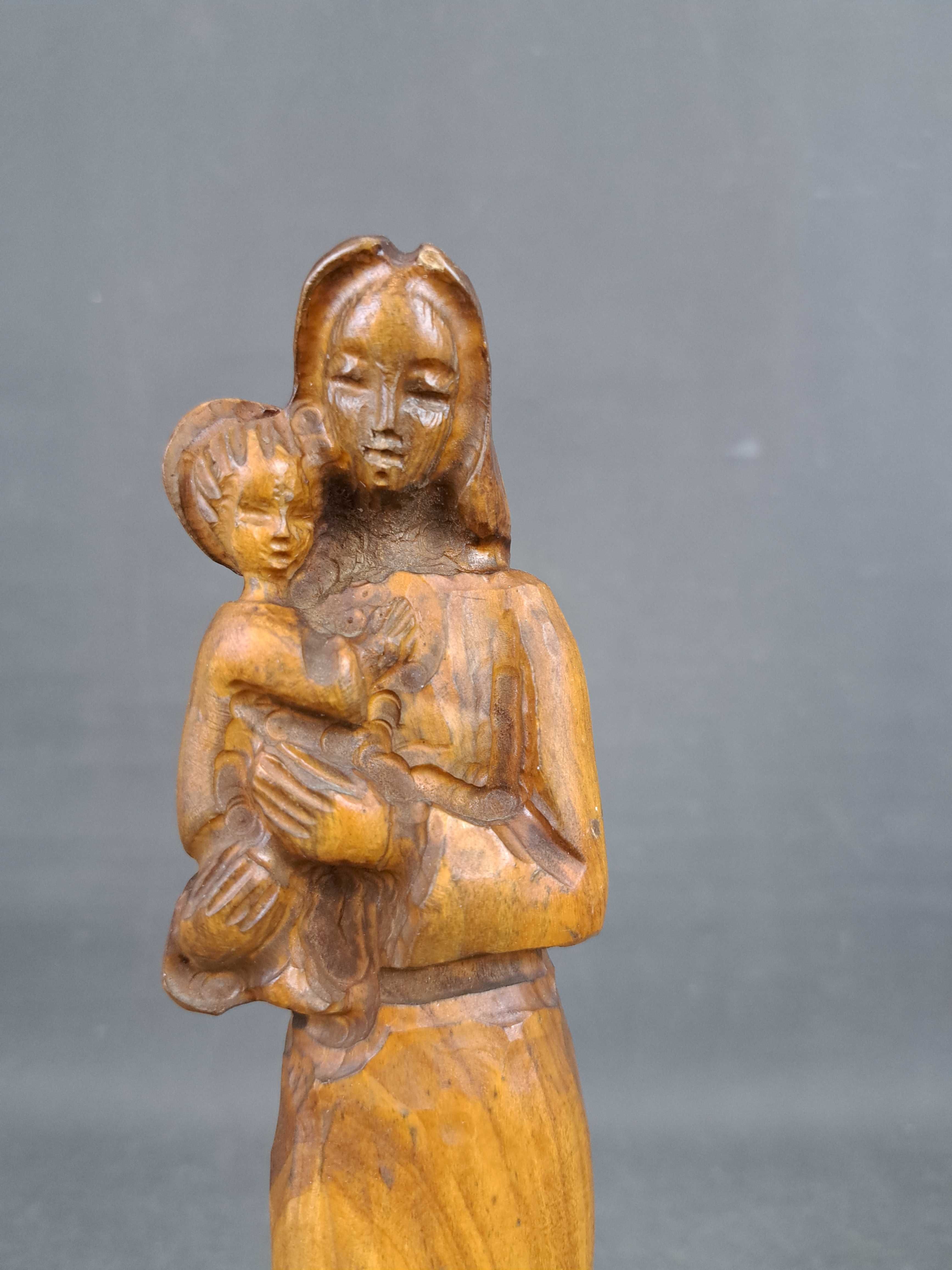 Matka Boska z Dzieciątkiem, rzeźba drewniana, wys. 30 cm