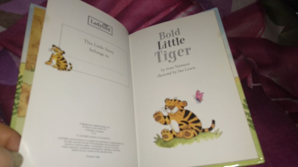 литература на английском книга про тигренка bolt little tiger