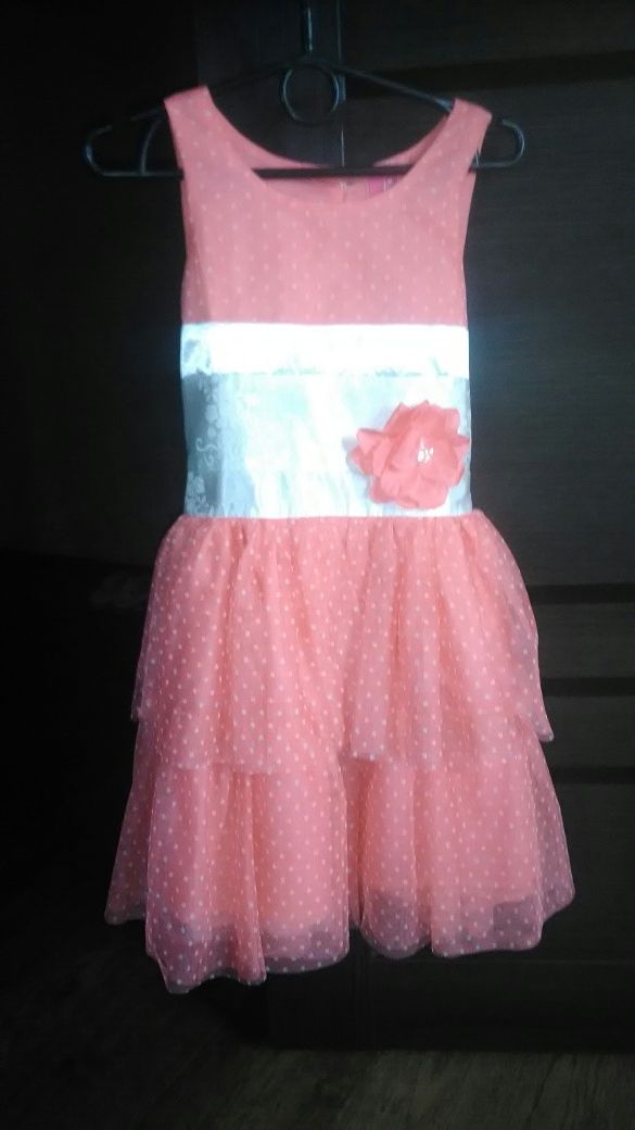 Святкова сукня в дитячий садок,на 5 років