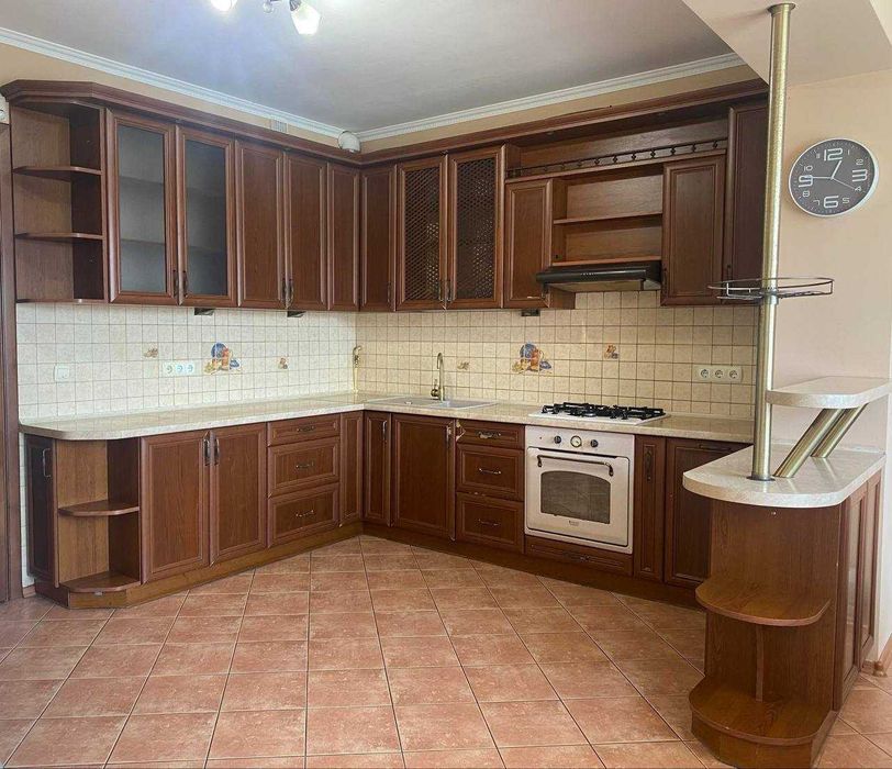 Кухня в хорошому стані!