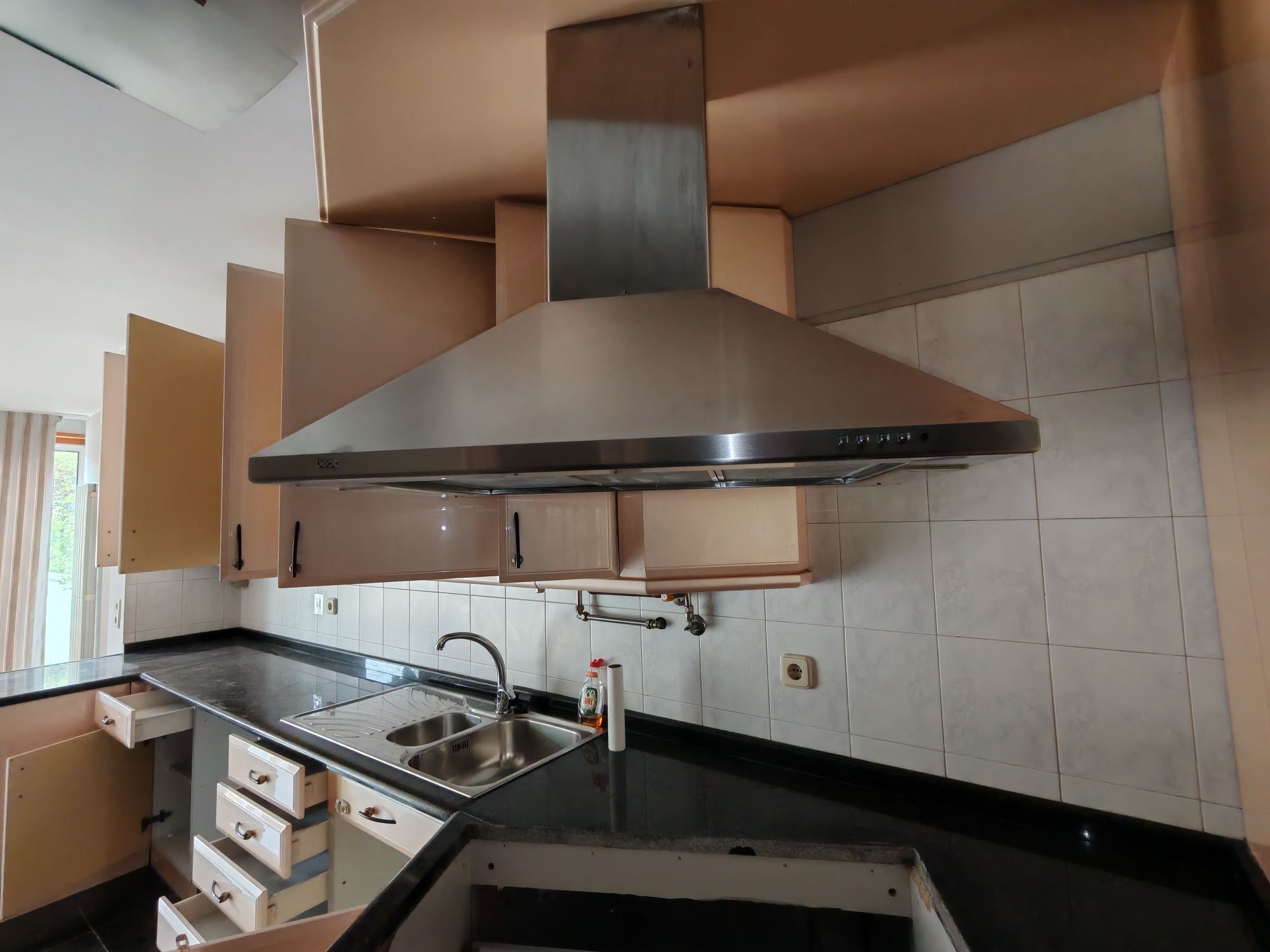 Móveis cozinha completa com pedra + exaustor + caldeira + radiadores